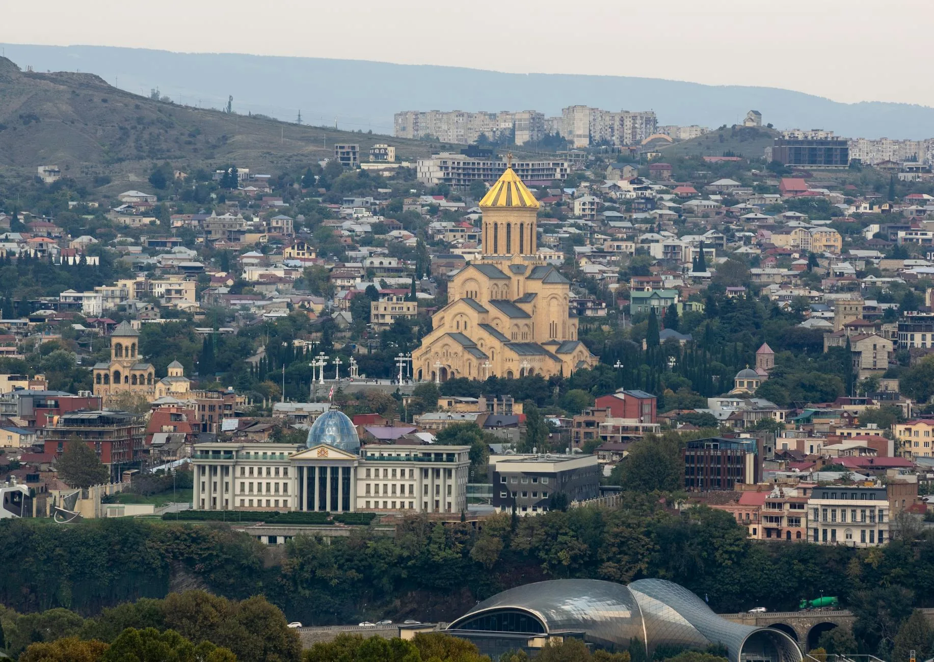 Vue de Tbilissi depuis l'église de Tabori, Géorgie