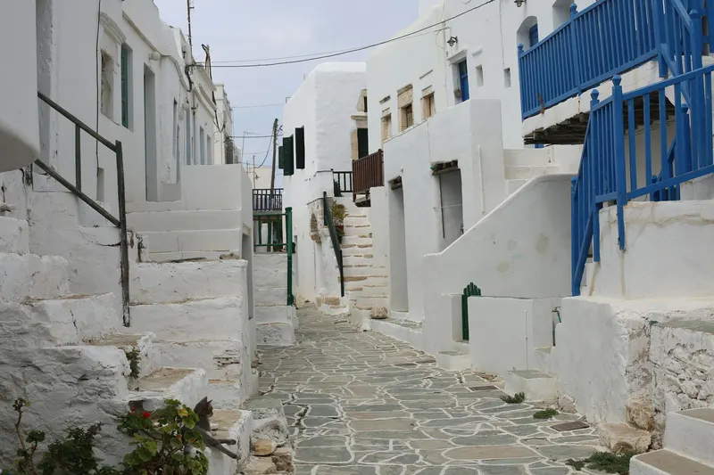 Cyclades (Santorin, Naxos, Paros)